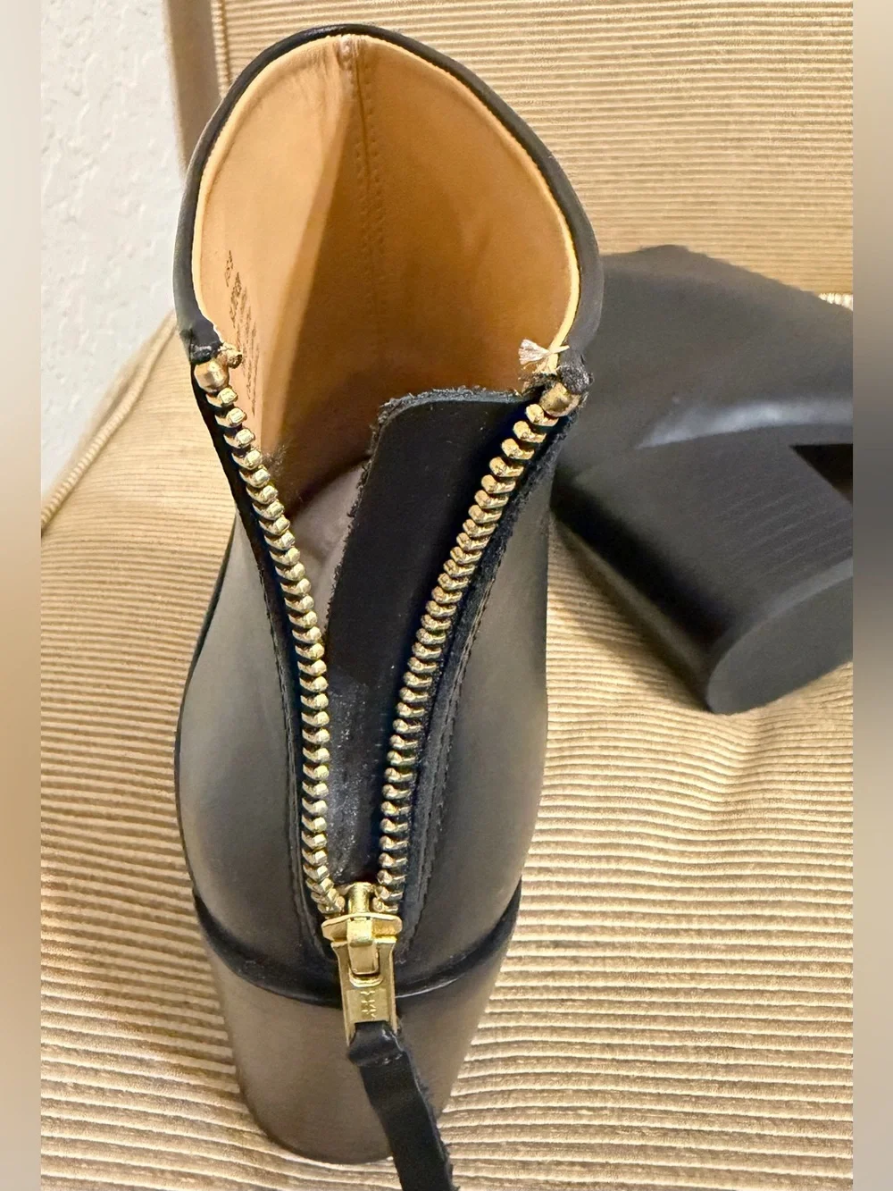 NWT Nisolo Dari 2.0 Sustainable Leather Ankle Boots - Black/Black - Size 9